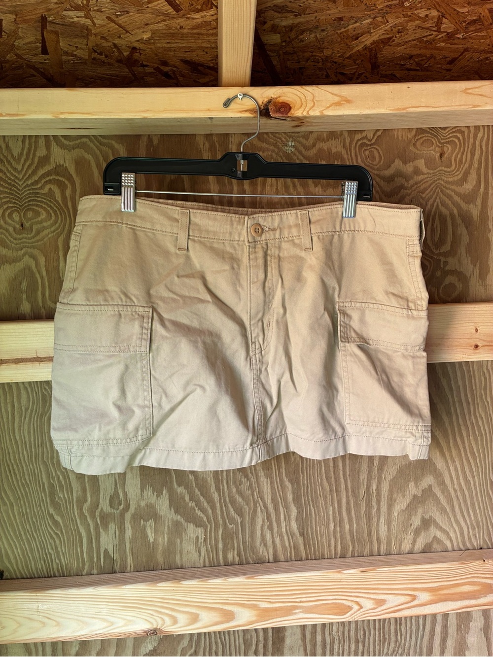 Levi's Beige Cargo Skort - Utility Pocket Style